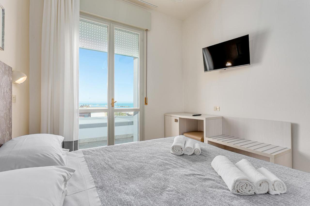 Hotel Caesar Lido Di Savio Dış mekan fotoğraf