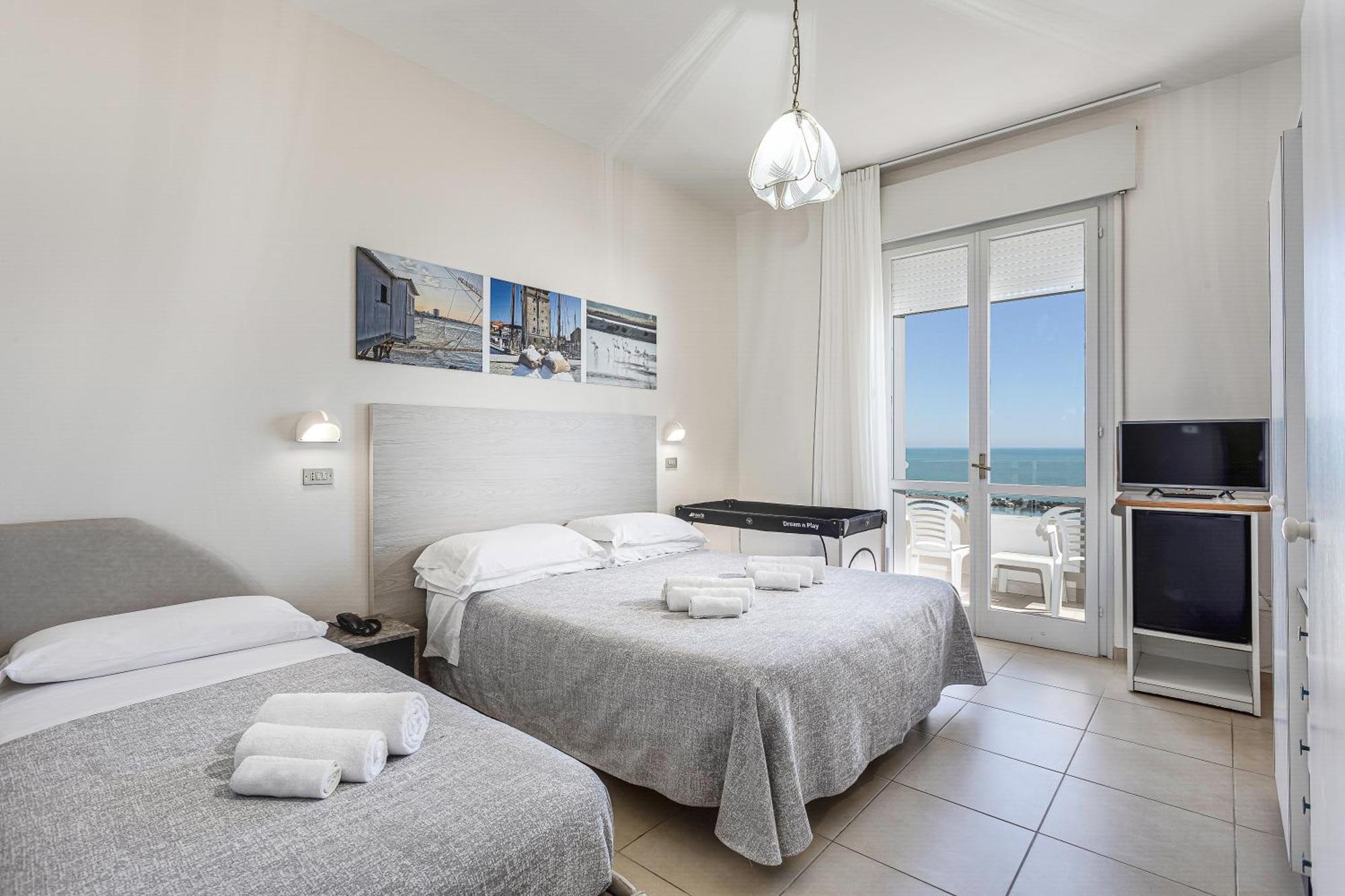 Hotel Caesar Lido Di Savio Dış mekan fotoğraf