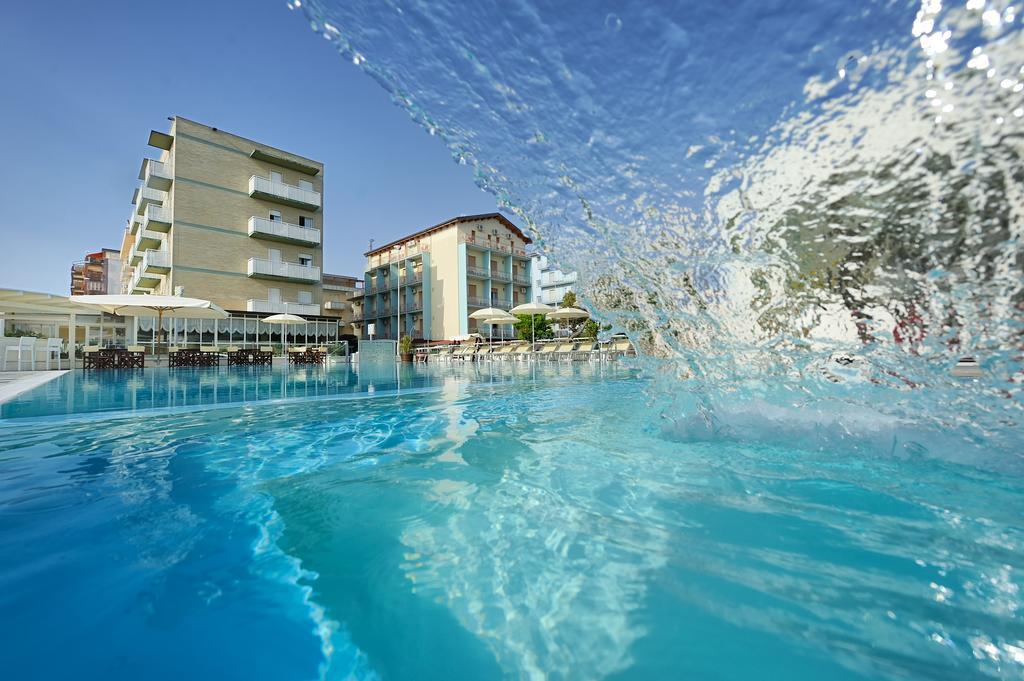 Hotel Caesar Lido Di Savio Dış mekan fotoğraf